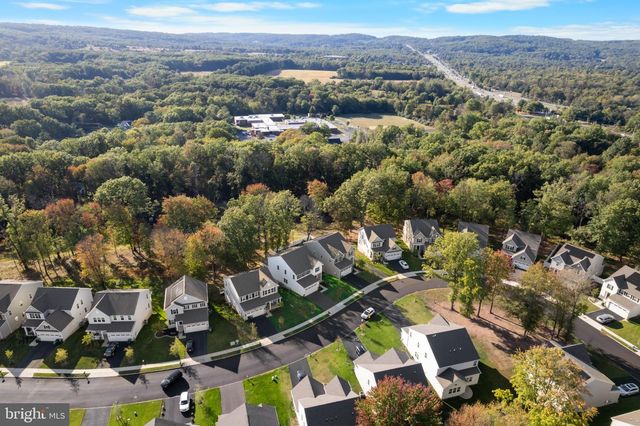 58 OAKWOOD BLVD, Hampton, NJ 08827
