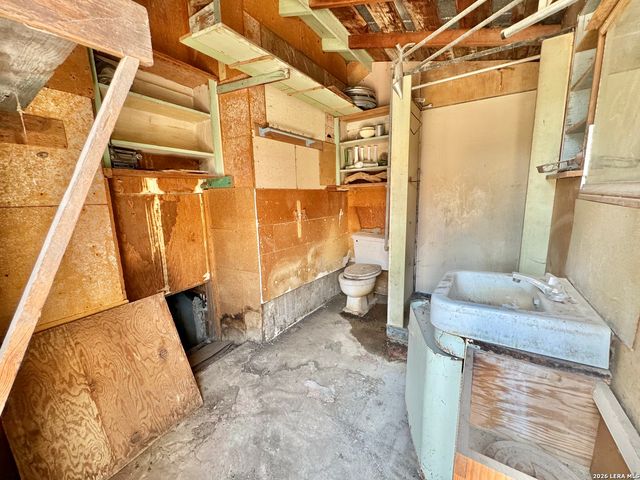 205 rodriguez, Del Rio, TX 78840