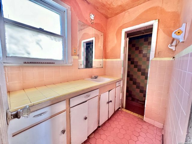 205 rodriguez, Del Rio, TX 78840