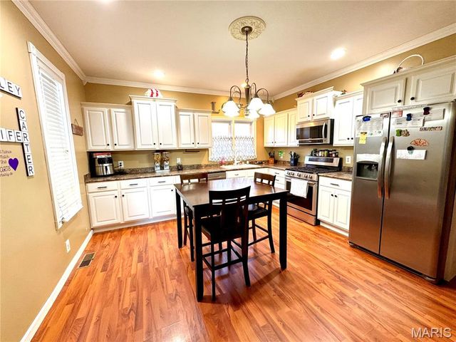 406 S Poplar Street, Mount Olive, IL 62069