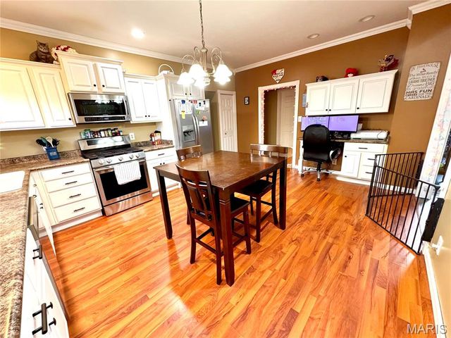 406 S Poplar Street, Mount Olive, IL 62069