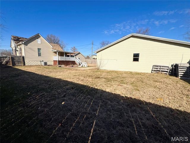 406 S Poplar Street, Mount Olive, IL 62069