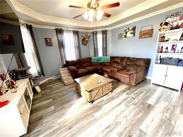 406 S Poplar Street, Mount Olive, IL 62069