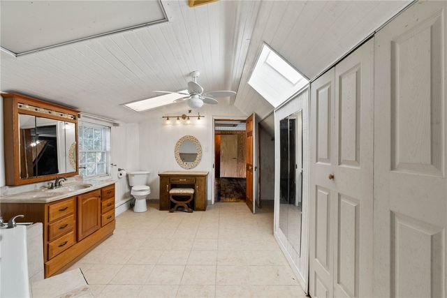 1940 S Commercial St, Aransas Pass, TX 78336