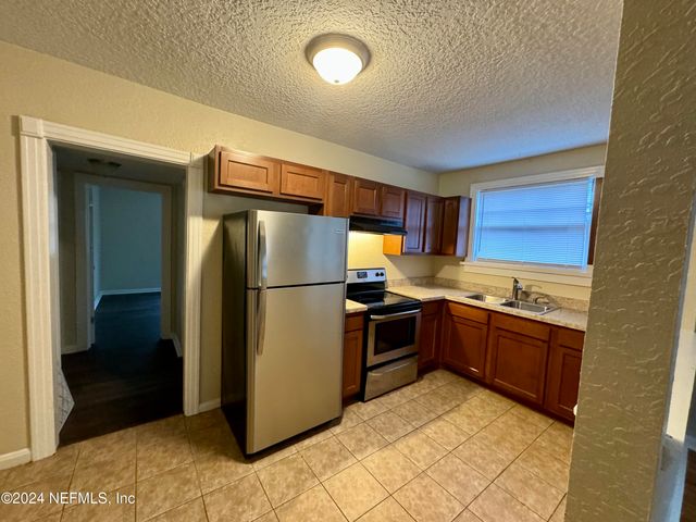 2889 COLLEGE Street 2, Jacksonville, FL 32205