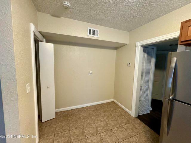 2889 COLLEGE Street 2, Jacksonville, FL 32205