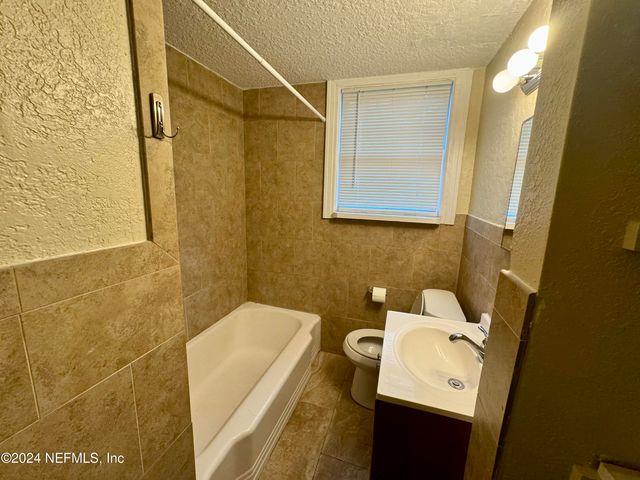 2889 COLLEGE Street 2, Jacksonville, FL 32205