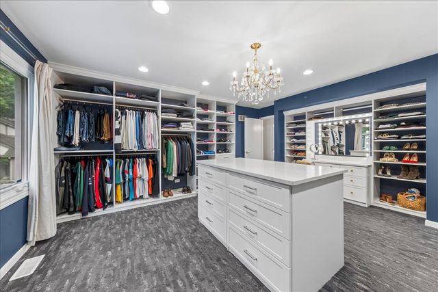 1415 Heatherton Drive, Naperville, IL 60563