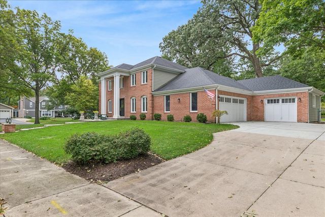 1415 Heatherton Drive, Naperville, IL 60563