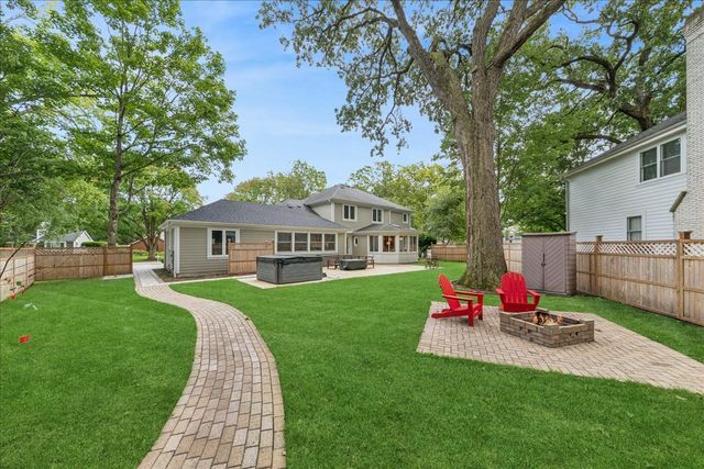 1415 Heatherton Drive, Naperville, IL 60563