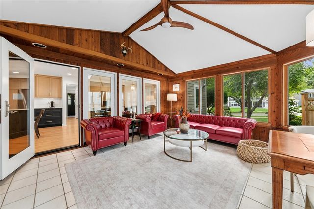 1415 Heatherton Drive, Naperville, IL 60563