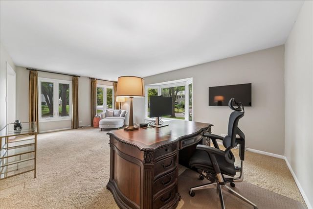 1415 Heatherton Drive, Naperville, IL 60563