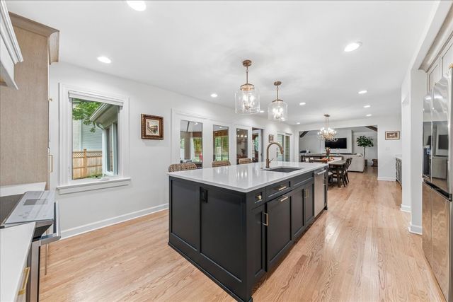 1415 Heatherton Drive, Naperville, IL 60563