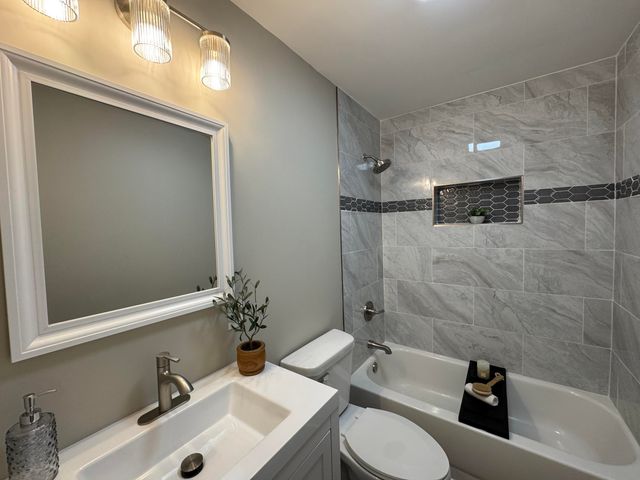 2976 Evelyn Street, Portage, IN 46368