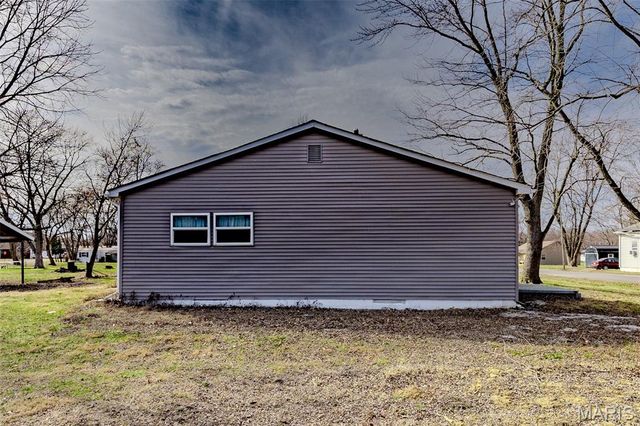 305 Mine Road, Sawyerville, IL 62085