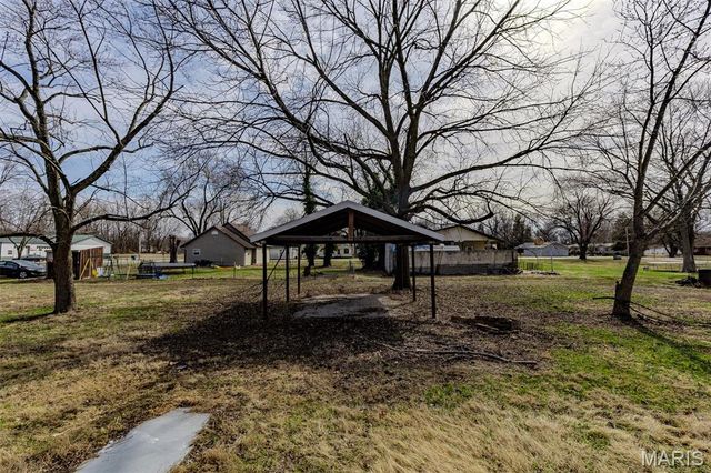 305 Mine Road, Sawyerville, IL 62085