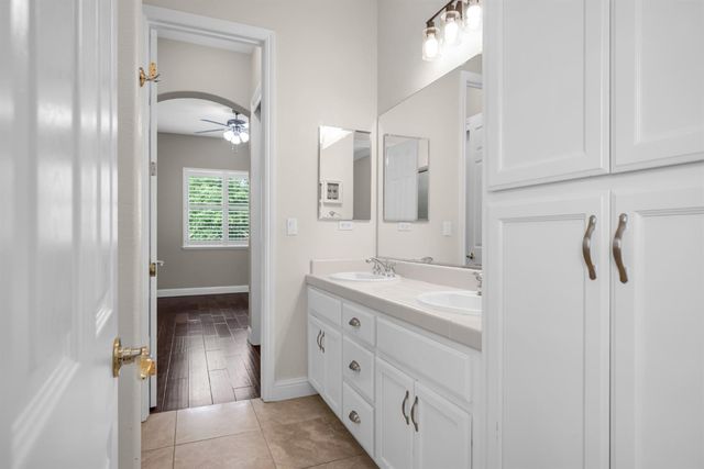 1836 Swinton Dr, Folsom, CA 95630