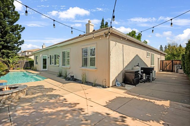 1836 Swinton Dr, Folsom, CA 95630