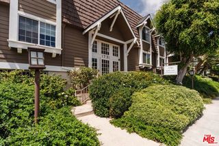 1731 Barry Avenue 214, Los Angeles, CA 90025