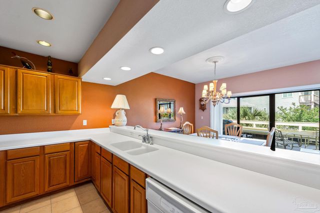 8520 Gulf Blvd 39, Navarre Beach, FL 32566