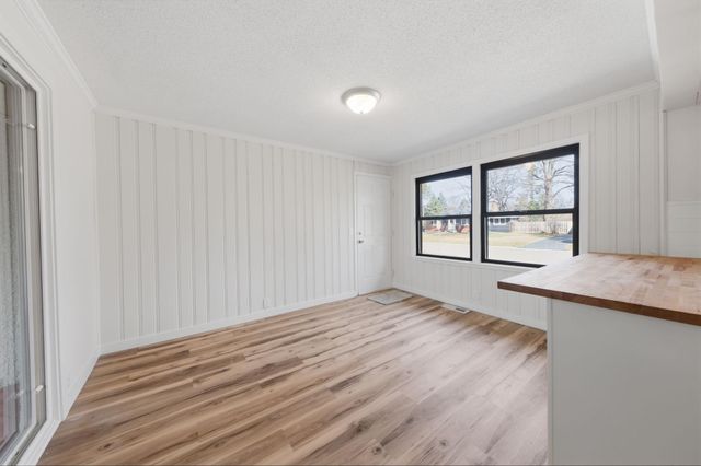 1446 Shryer Avenue W, Roseville, MN 55113