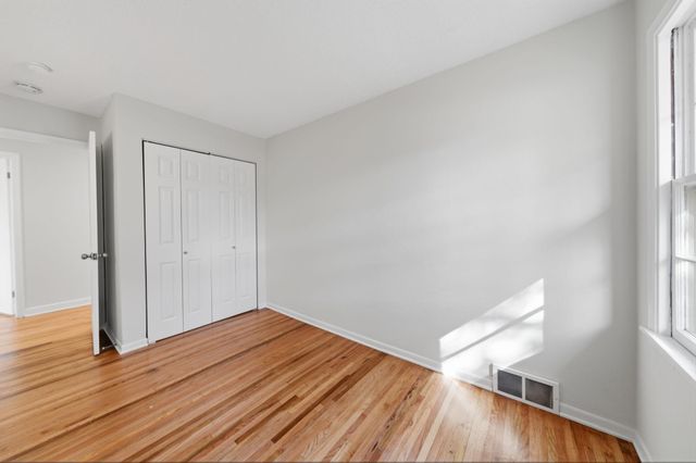 1446 Shryer Avenue W, Roseville, MN 55113