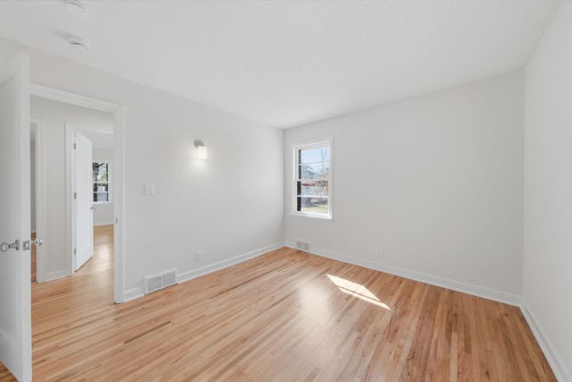 1446 Shryer Avenue W, Roseville, MN 55113