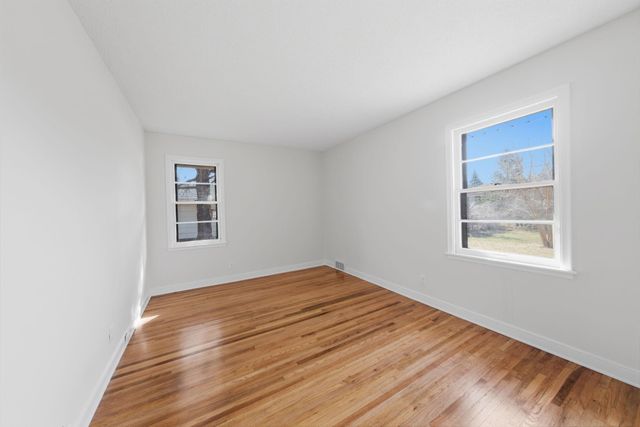 1446 Shryer Avenue W, Roseville, MN 55113