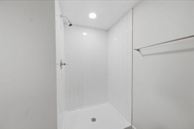 1446 Shryer Avenue W, Roseville, MN 55113