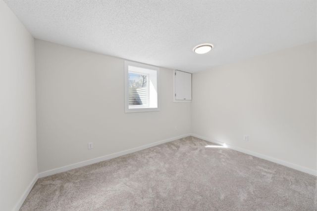 1446 Shryer Avenue W, Roseville, MN 55113