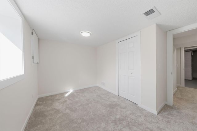 1446 Shryer Avenue W, Roseville, MN 55113