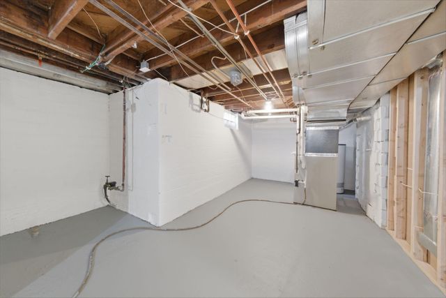 1446 Shryer Avenue W, Roseville, MN 55113