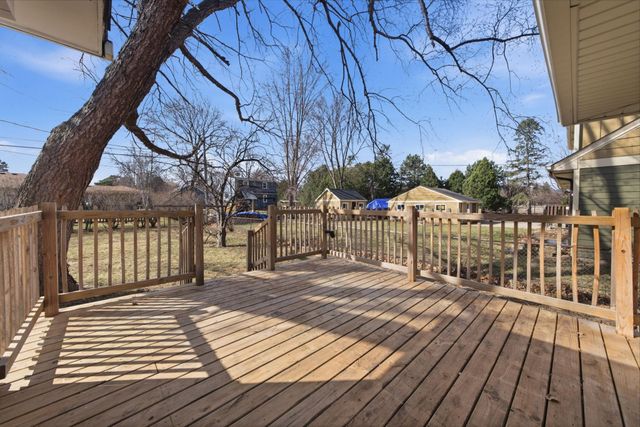 1446 Shryer Avenue W, Roseville, MN 55113