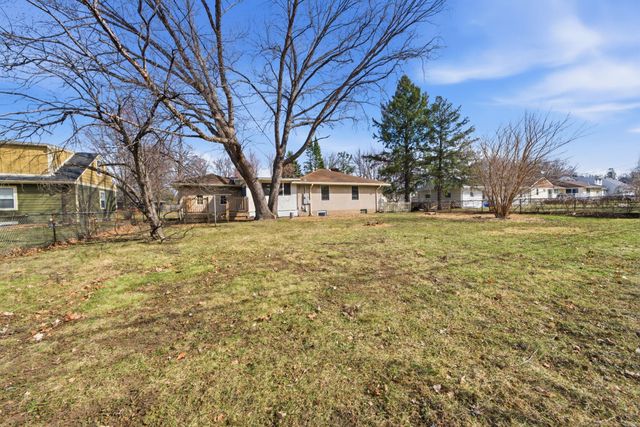 1446 Shryer Avenue W, Roseville, MN 55113