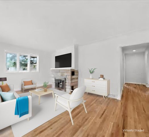 1446 Shryer Avenue W, Roseville, MN 55113