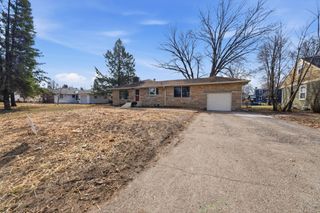 1446 Shryer Avenue W, Roseville, MN 55113