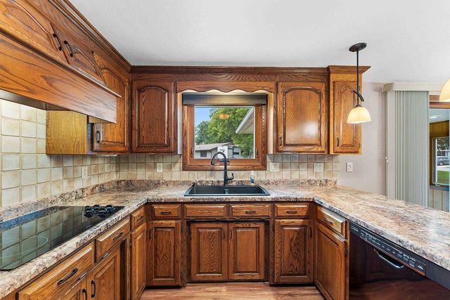 2536 DELWOOD DRIVE, Green Bay, WI 54302
