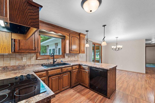 2536 DELWOOD DRIVE, Green Bay, WI 54302