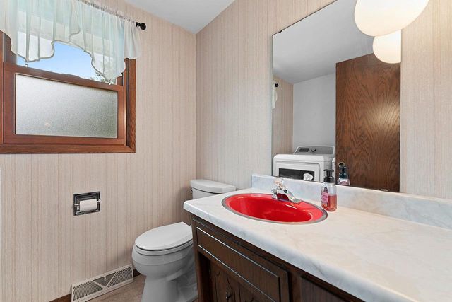 2536 DELWOOD DRIVE, Green Bay, WI 54302