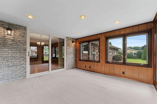 2536 DELWOOD DRIVE, Green Bay, WI 54302