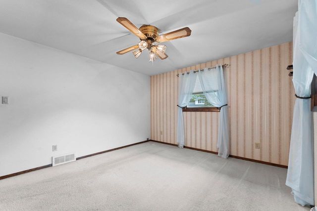 2536 DELWOOD DRIVE, Green Bay, WI 54302