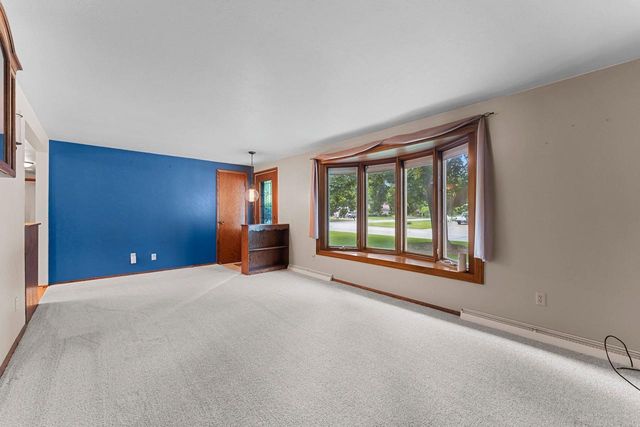 2536 DELWOOD DRIVE, Green Bay, WI 54302