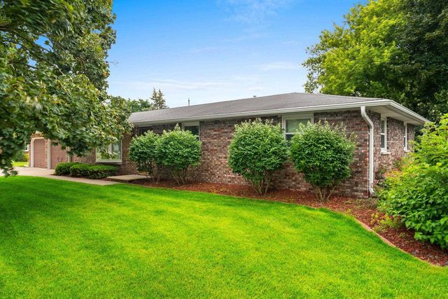 2536 DELWOOD DRIVE, Green Bay, WI 54302