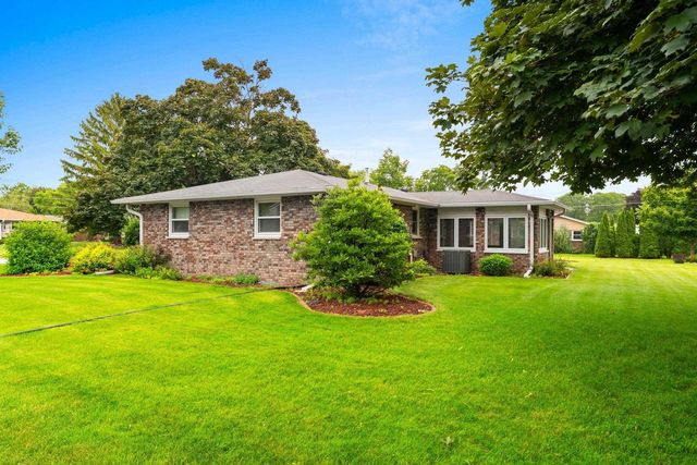 2536 DELWOOD DRIVE, Green Bay, WI 54302