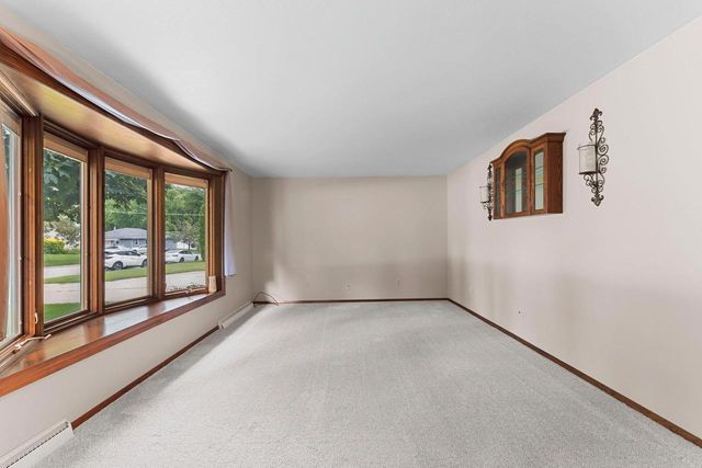 2536 DELWOOD DRIVE, Green Bay, WI 54302