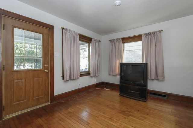 2209 S 63rd STREET, West Allis, WI 53219