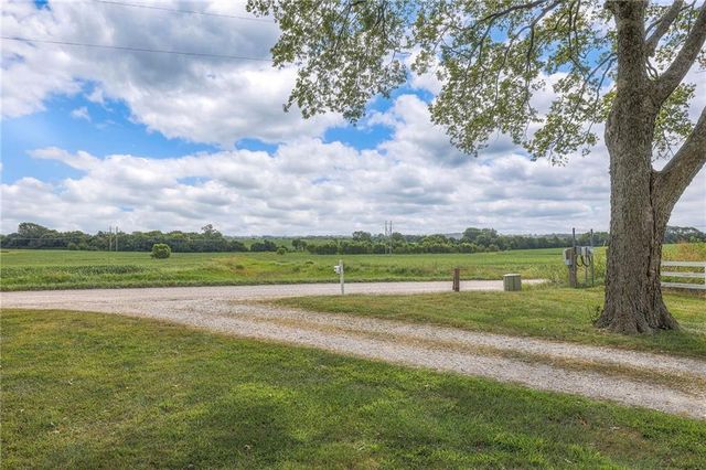 23478 Switzer Road, Bucyrus, KS 66013