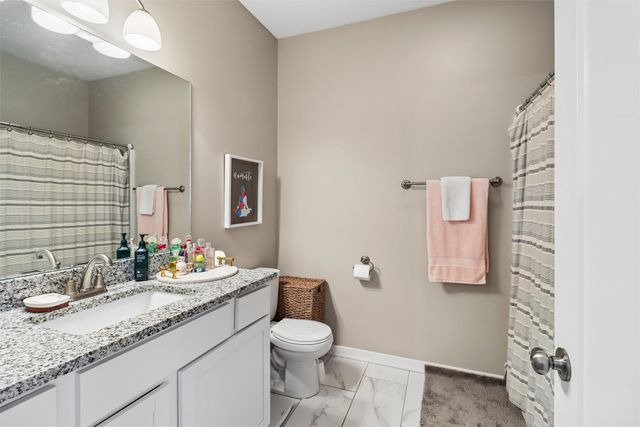 9655 Crowning Drive, West Des Moines, IA 50266