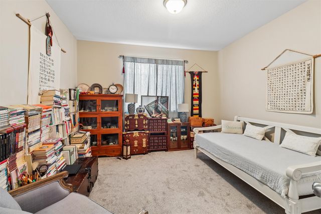 9655 Crowning Drive, West Des Moines, IA 50266