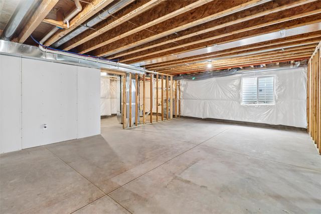 9655 Crowning Drive, West Des Moines, IA 50266